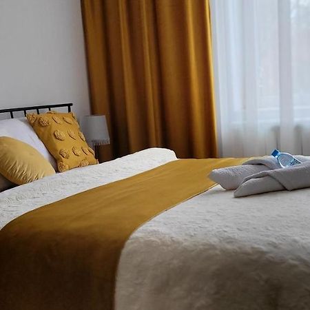 Appartement Garsoniera C&L à Petroşani Extérieur photo