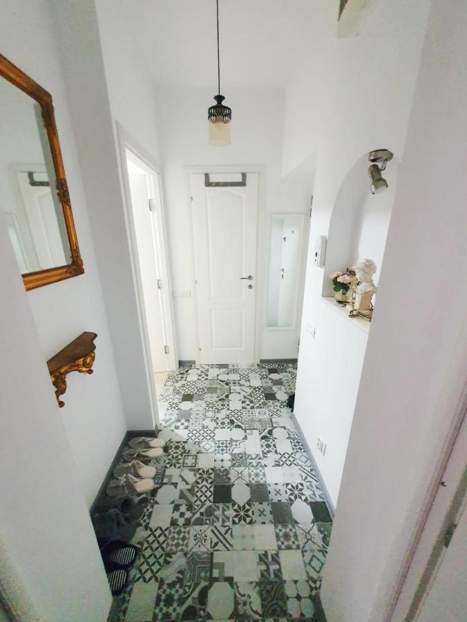 Appartement Garsoniera C&L à Petroşani Extérieur photo