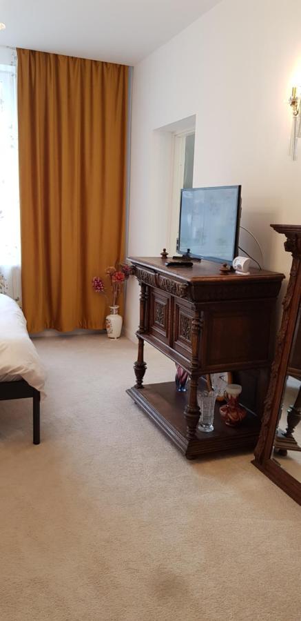 Appartement Garsoniera C&L à Petroşani Extérieur photo