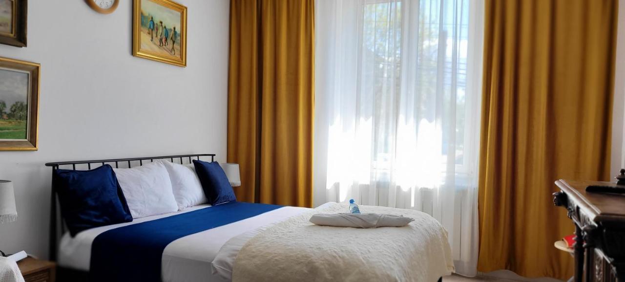 Appartement Garsoniera C&L à Petroşani Extérieur photo